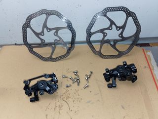 Discos y pinzas de freno de bicicleta