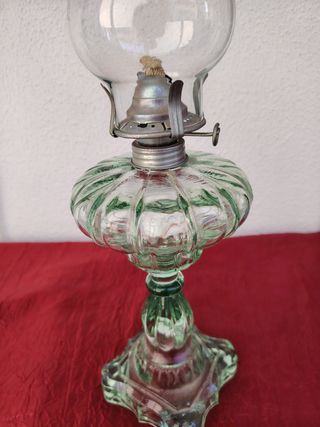 Lume a petrolio antico in vetro verde