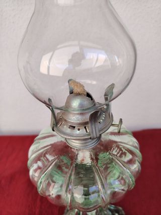 Lume a petrolio antico in vetro verde