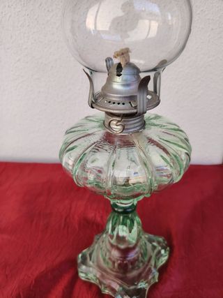 Lume a petrolio antico in vetro verde