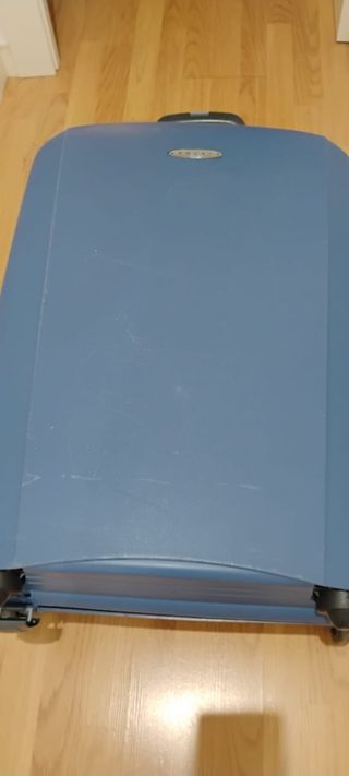 Maleta azul de viaje de grandes dimensiones