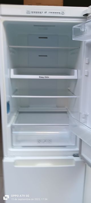 Nevera Combi Samsung Blanca
No Frost energía A+