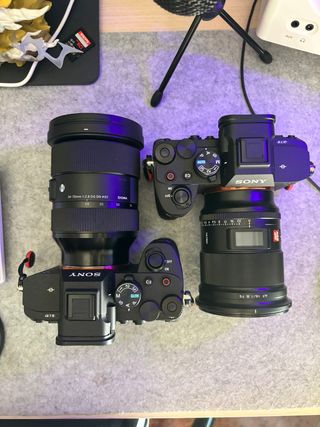 2x Sony Alpha A7IV + 2 objetivos