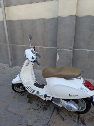 Vespa Primavera 125 Blanca