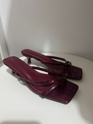 Sandalias tacón cuadrado moradas