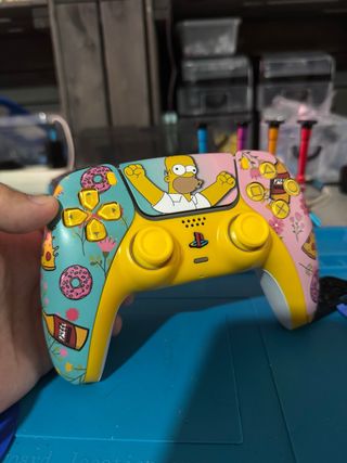 Mando PS5 Personalizado Simpsons magnéticos