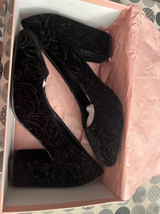 Zapatos Alma en Pena Negro , usados cuatro horas.