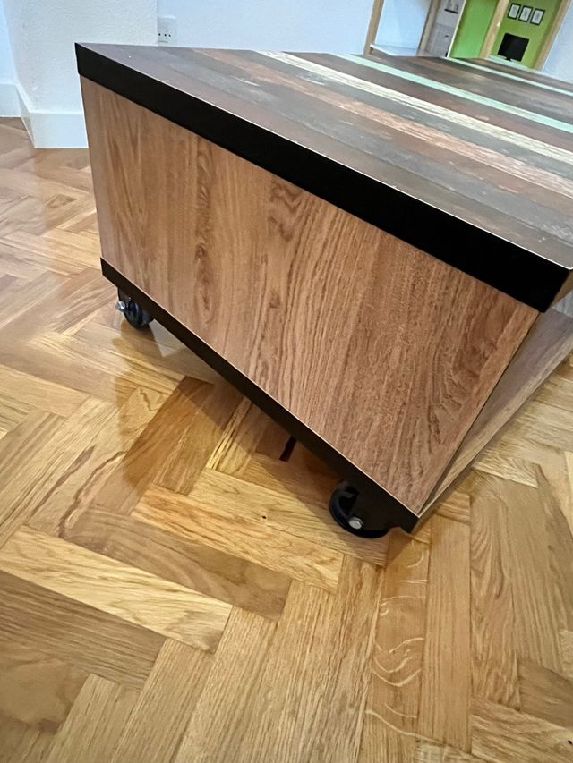 Oportunidad!Mesa de centro de madera y metal