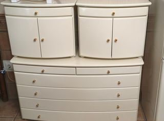 Muebles de dormitorio color crema