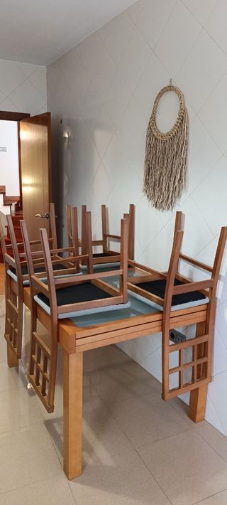 Mesa de comedor madera y cristal + 4 sillas
