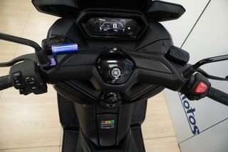 YAMAHA XMAX 300 2023