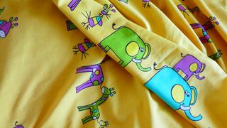 Dos cortinas infantiles con animales