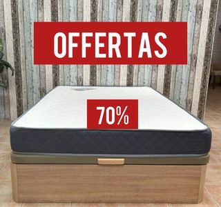 Canapés de madera y tela nuevos