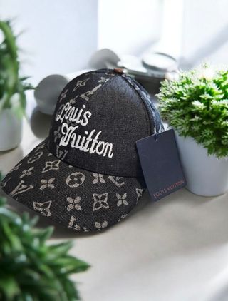 Louis Vuiiton Basic Black Cap