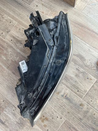 Faro piloto Passat 2016 b8 familiar