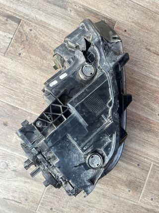 Faro piloto Passat 2016 b8 familiar