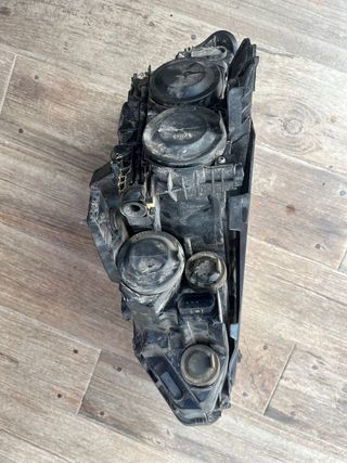 Faro piloto Passat 2016 b8 familiar