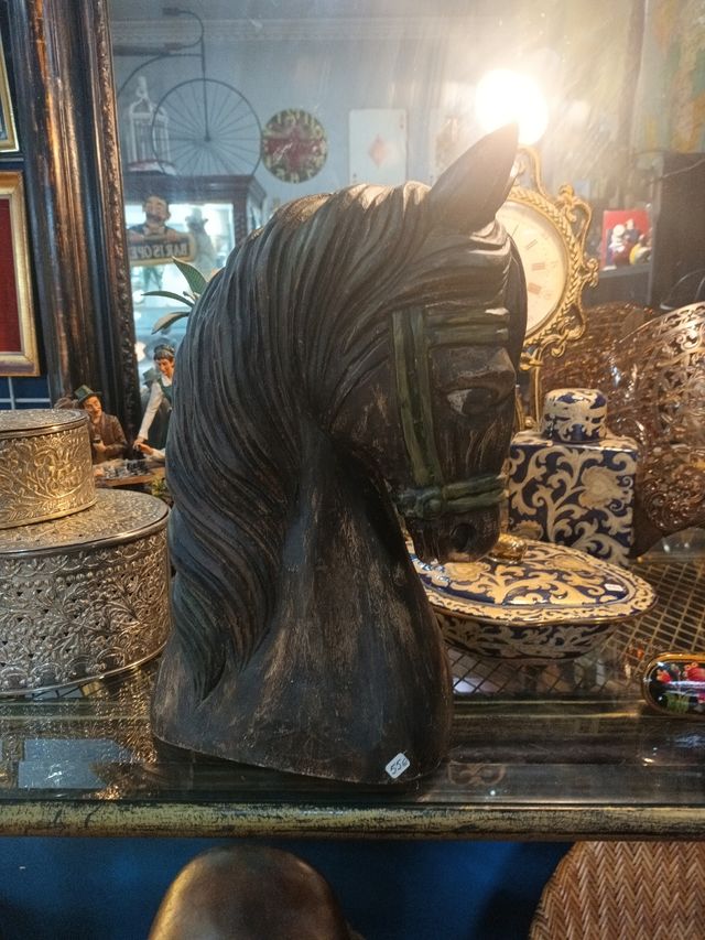 Caballo de madera decorativo alto 36 x 20 cm