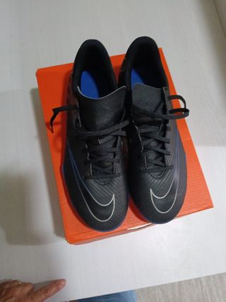 Botas de fútbol Nike Negras talla 37,5
