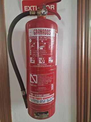 Extintor Granados 6 kg ABC.