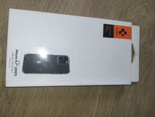Funda Spigen Liquid Crystal iPhone 13 Pro