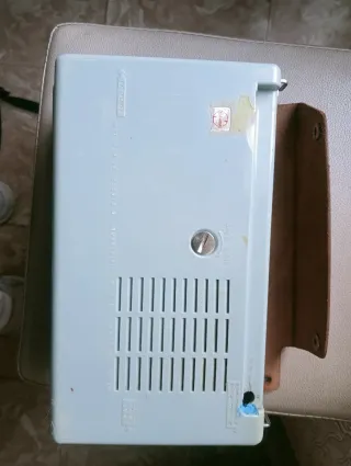 Radio Vintage Marrón y Plateada