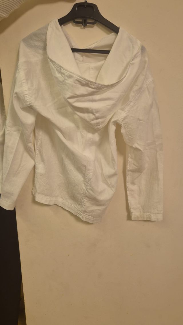 Camisa de niño blanca con capucha talla 11-12