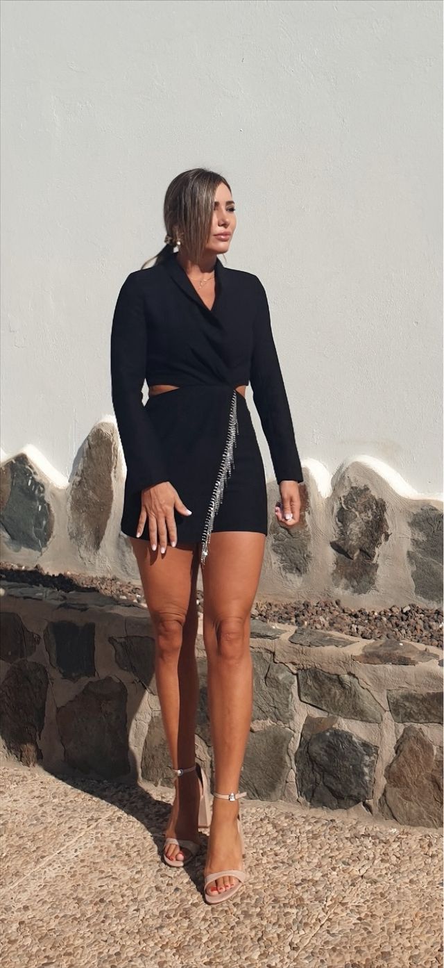 Mono negro Zara con pedrería