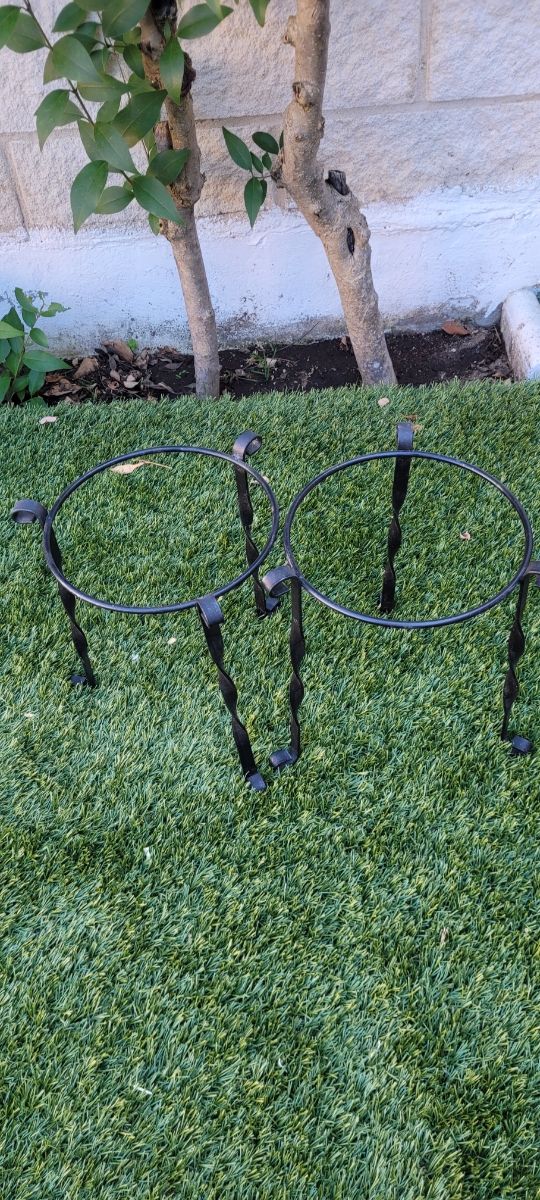 Soporte de hierro para tiestos