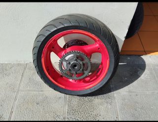 Rueda Trasera Suzuki Roja