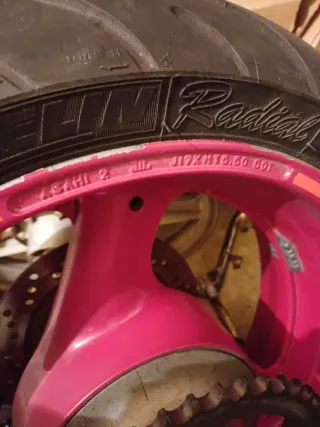 Rueda Trasera Suzuki Roja