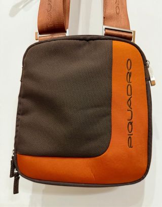 Borsello Piquadro marrone e arancione