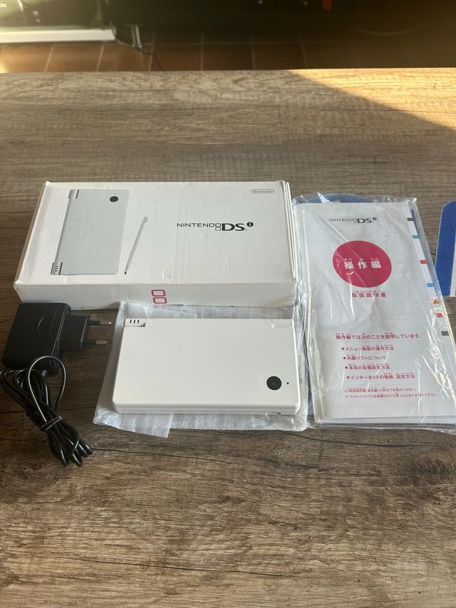 Nintendo DSi White (Giappone)