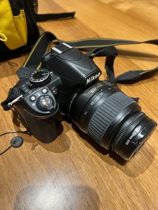 Cámara Réflex Nikon D3100 + Accesorios