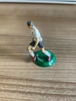 Figura futbolista miniatura Valencia