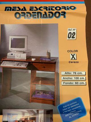 Mesa escritorio con estanterías