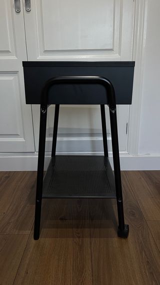 Mesita auxiliar negra