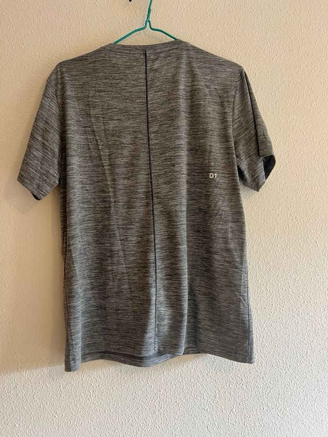 Lote 4 Camisetas Asics de varios colores