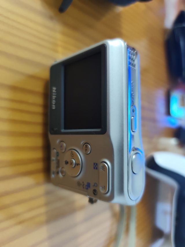 Cámara Nikon COOLPIX L3 Plata