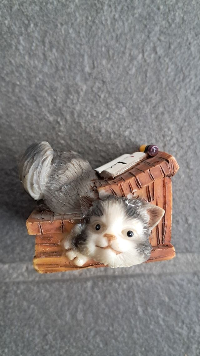 Piccoli oggetti decorativi a tema gatto