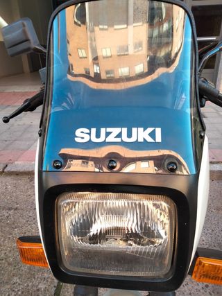 Suzuki Clásica GSX 750ES