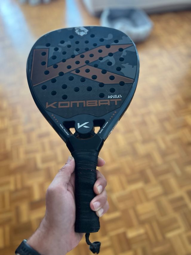 Pala de pádel Kombat Aquiles