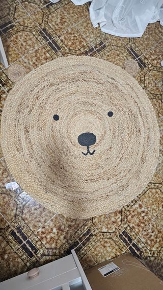 Alfombra redonda de yute con diseño de oso
