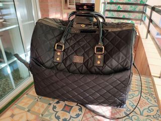 Bolsa de viaje Parfois negra acolchada