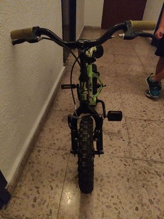 Bicicleta infantil verde
