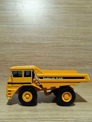 Camión de metal EUCLID R32