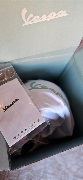 Casco Vespa Argentario L sin estrenar.