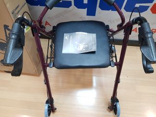 Andador Mobiclinic Escorial Plegable