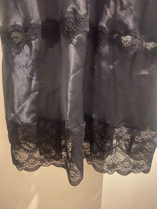 Camisón negro con encaje
