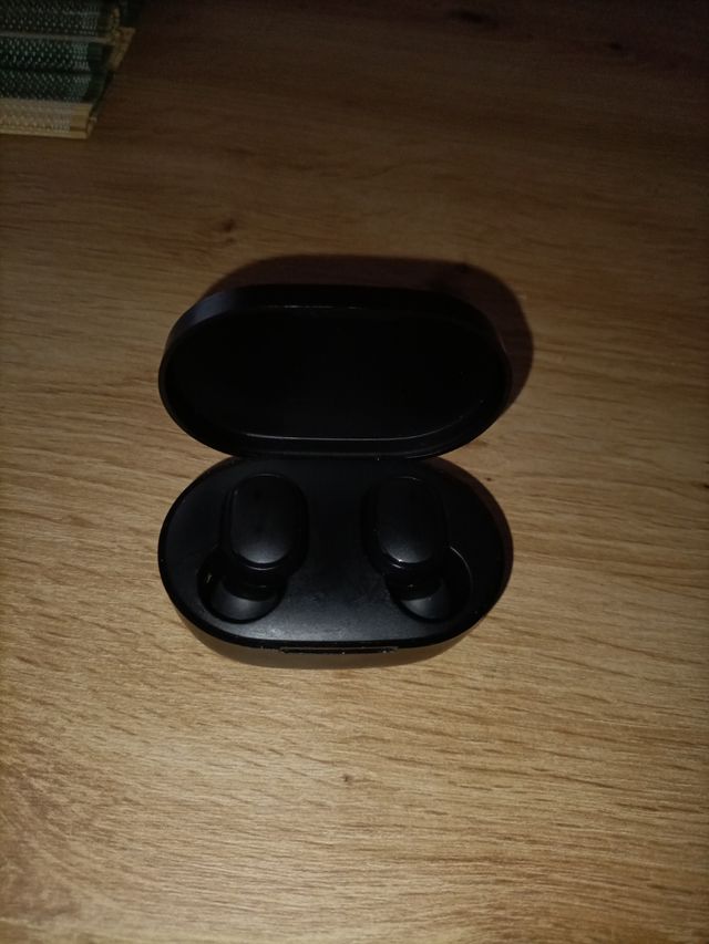 Auriculares inalámbricos negros